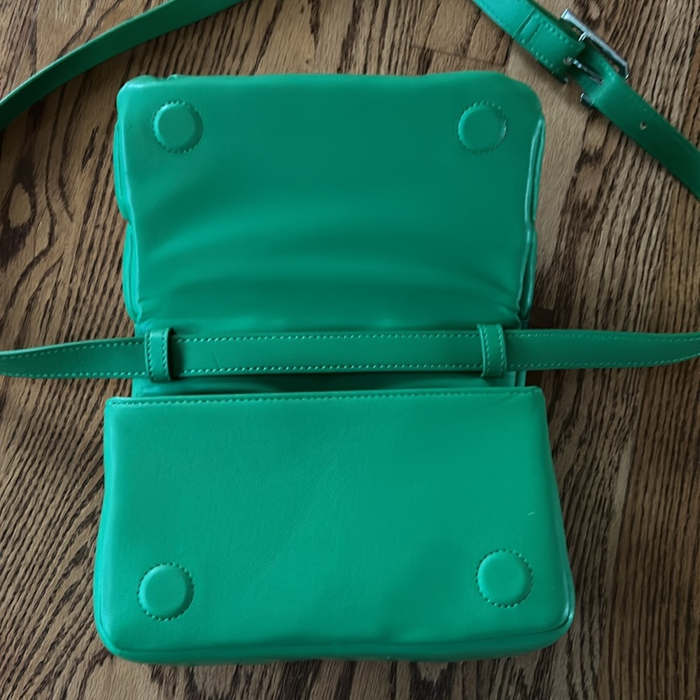 JW PEI Green Quilted Puffy Crossbody Bag - Picture 3 of 15